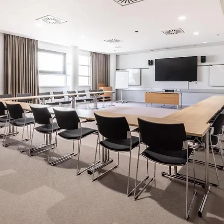 Scandic Helsinki Aviacongress Hotel 4*