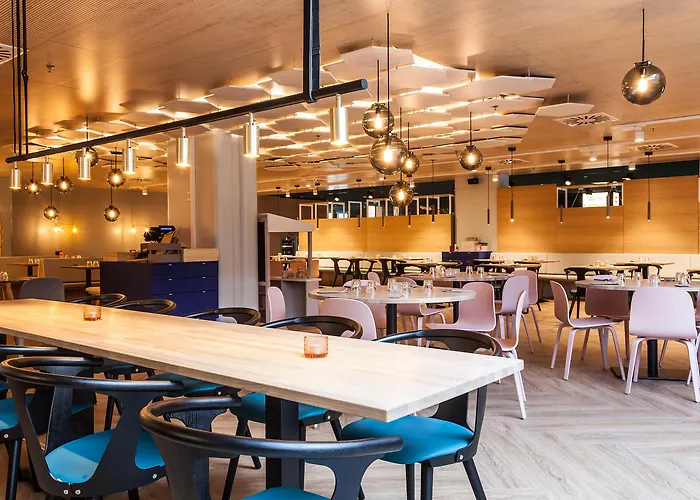 Scandic Helsinki Aviacongress 4* 万塔