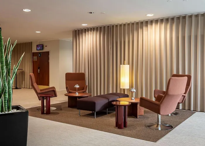 酒店 Scandic Helsinki Aviacongress 4*