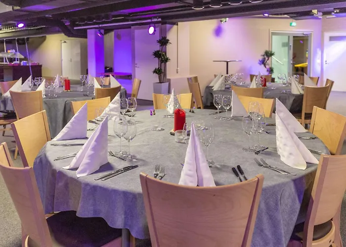 Scandic Helsinki Aviacongress 酒店