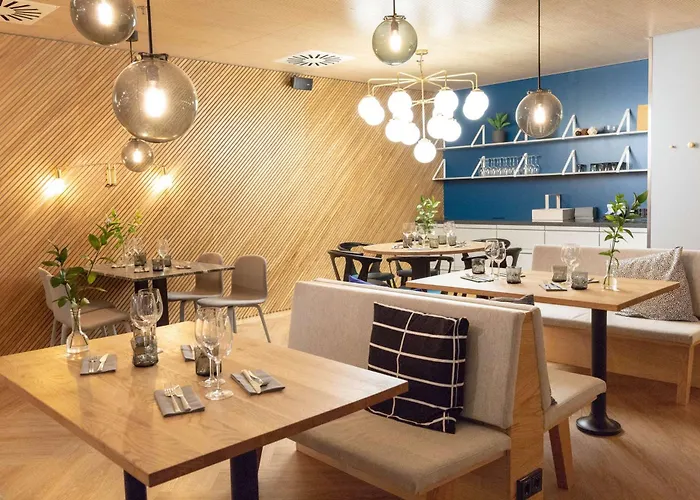 酒店 Scandic Helsinki Aviacongress 4*